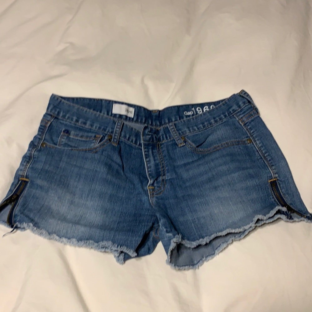 Gap 1969 zip shorts